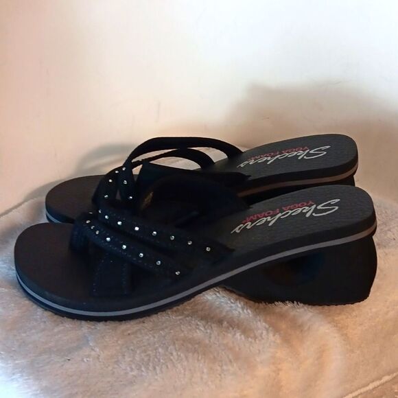 Skechers Black Sandals with Comfort and Style - Picture 6 of 6